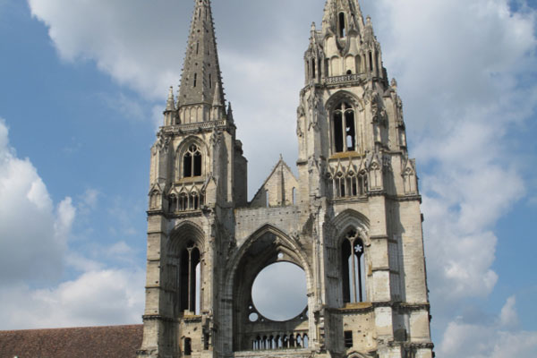 Massif de l'église abbatiale de Saint-Jean-des-Vignes de Soissons (Aisne)