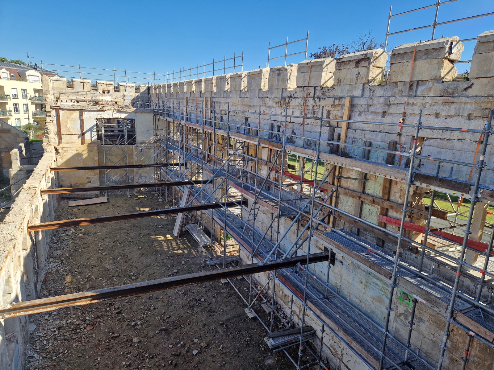 Orangerie de Lamorlaye, restauration et création d'une médiathèque (Oise)